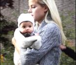 Elin Nordegren, la femme de Tiger Woods, avec son bébé 