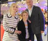Mélanie Laurent, Jean Reno et le petit Hugo Leverdez à l'enregistrement de Vivement Dimanche, diffusé le 7 mars (3 mars 2010)