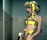 Image extraite du clip  Telephone  de Lady Gaga et Beyoncé, à découvrir le 8 mars 2010 !