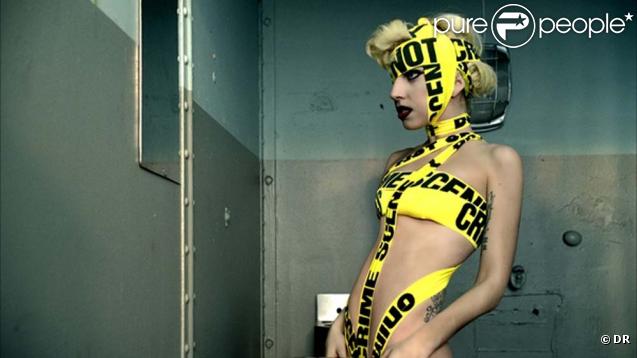Image extraite du clip  Telephone  de Lady Gaga et Beyoncé, à découvrir le 8 mars 2010 !