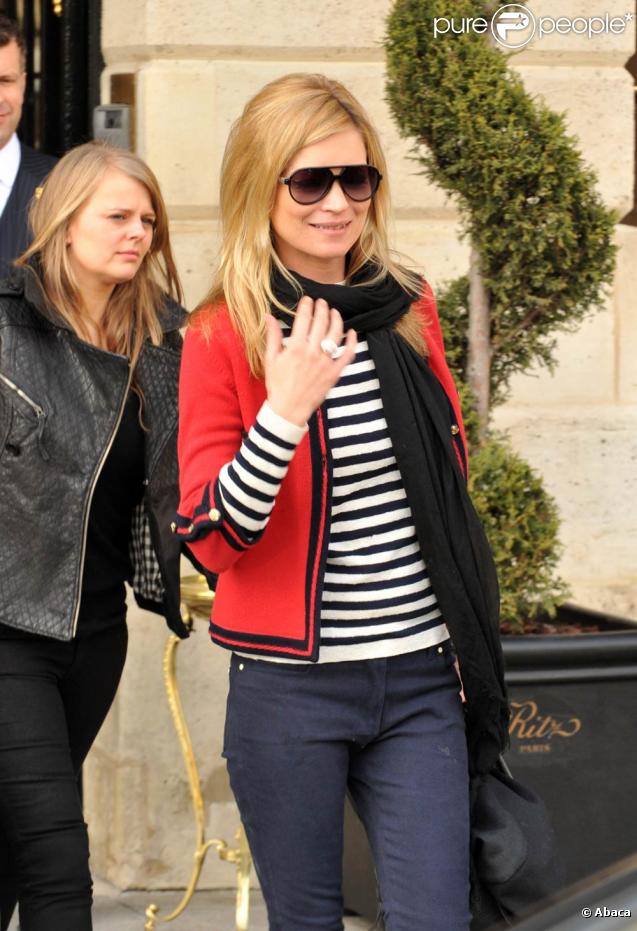 Kate Moss sortant du Ritz à Paris, le 10 mars 2010