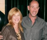 Miguel Ferrer (photo : avec sa femme en 2005) est poursuivi par la National City Bank, qui lui réclame 142 000 dollars