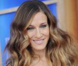 Sarah Jessica Parker confie sa chevelure de rêve aux grands pros et adore le lissage brésilien 