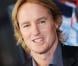 Regardez Owen Wilson, Amanda Seyfried et Fergie plongés dans une véritable vie de chien !