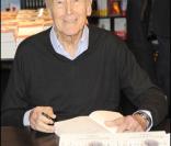 Valery Giscard d\'Estaing lors du Salon du livre à Paris le 28 mars 2010