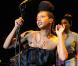 Erykah Badu réalise une performance artistique choc pour le clip de Window Seat, qui la voit se livrer à un strip-tease intégral jusqu'au lieu de l'attentat contre JFK, où elle se fait abattre...