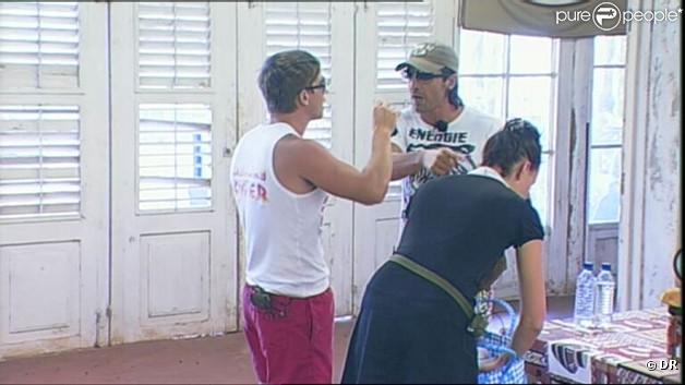 La discussion entre Greg et Kelly s'envenime avec la prise de position de Mickaël...