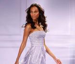 Zoe Saldana égérie du nouveau parfum  Eternal Magic  de chez Avon 