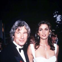 Richard Gere et Cindy Crawford formaient sûrement l'un des couples les plus glamour de notre siècle... Mariés de 1991 à 1994, ils étaient beaux, glamour, souriants... de vraies stars !