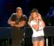 Beyoncé rejoint sur scène Jay-Z pour chanter lors du festival de Coachella le 16 avril 2010