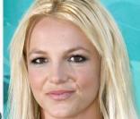 Britney est quand même bien plus jolie avec des cheveux... Eh oui, ça ne va pas à tout le monde ! 