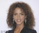 Avec la crinière afro, elle toujours aussi superbe ! 