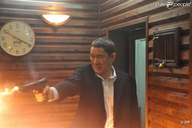 Des images d' Outrage , de Takeshi Kitano, en course pour la Palme d'Or du 63e Festival de Cannes.