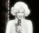 Jennifer Lopez en mode Marilyn Monroe pour souhaiter un joyeux anniversaire au présentateur télé américain George Lopez