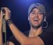 Enrique Iglesias : Pendant qu'il joue les célibataires, écoutez son dernier single très caliente !