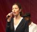 Jessica Biel lors de la 13ème marche annuelle Revlon pour les femmes à Time Square à New York le 1er mai 2010