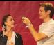 Jessica Alba et Dr Mehmet Oz lors de la 13ème marche annuelle Revlon pour les femmes à Time Square à New York le 1er mai 2010