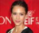 Jessica Alba lors de la 13ème marche annuelle Revlon pour les femmes le 1er mai 2010 à Times Square à New York
