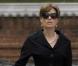 Angelina Jolie : En total look black et collier de perles, elle joue la carte mémère... mais reste divine !