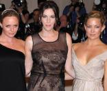 Stella mcCartney, Liv Tyler et Kate Hudson au MET Ball à New York le 3 mai 2010
