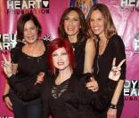 Mariska Hargitay, Maria Bello, Hilary Swank, Marcia Gay Harden et Cyndi Lauper au 2010 Joyful Heart Foundation Gala, à New York. 05/05/2010
