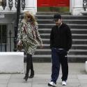 Claudia Schiffer : Bébé ne veut toujours pas montrer le bout de son nez... alors elle s'offre une balade en amoureux !