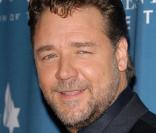 Russell Crowe sera sur les marches de Cannes, le 12 mai 2010.
