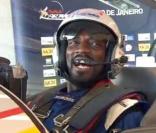 Marco Prince participe à la compétition Red Bull Air Race, à Rio. 8/05/2010