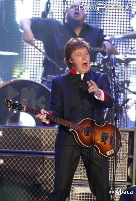 Paul McCartney en concert à Mexico le 27 mai 2010 pour le lancement de la seconde partie de sa tournée Up and Coming Tour.