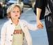 Gwen Stefani, Gavin Rossdale, Zuma et Kingston vont chez des amis pour un barbecue, à West Hollywood. Mai 2010