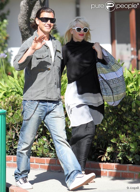 Gwen, Gavin et leurs deux bouts d'chou vont faire du shopping, puis se rendent au parc, à Malibu. Mai 2010