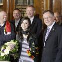 La gagnante de l'Eurovision 2010 fait un retour triomphal en Allemagne, mais son passé sexy ressurgit !