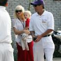 Gwen Stefani et son adorable Zuma très décontractés, aux côtés de Tom Hanks et Robert Downey Jr !