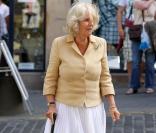 Camilla Parker Bowles, rétablie de son accident, visite le Scottish Storytelling Centre. 2/06/2010 