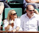 Cécile de Ménibus entouré de ses deux hommes : Yann Delaigue et Cauet (3 juin 2010 à Roland Garros)