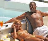 Jay-Z et Beyoncé se prélassent sur leur Yacht au large de la côte d'Azur. 