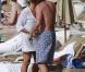 Simon Baker, sa femme Rebecca Rigg, leur fille Stella Breeze et leurs fils Claude Blue et Harry Friday