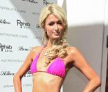 Paris Hilton au soleil dans un bikini sexy, pour commencer l'été en beauté ! 