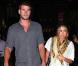 Miley Cyrus allant dîner au restaurant Tao avec son petit ami Liam Hemsworth, le 17 juin 2010