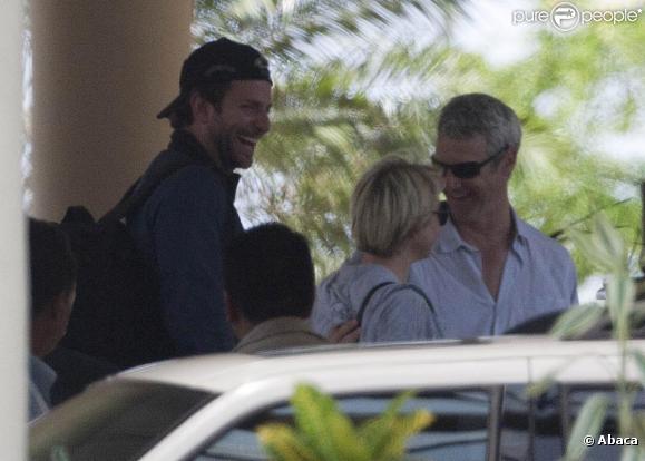  Renée Zellweger et Bradley Cooper arrivent à Mexico le 21 juin 2010 