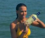 Nevena Dujmovic dans la nouvelle pub 2010 de la boisson anisée Pacific 