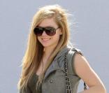 Avril Lavigne, qui vient de sortir sa nouvelle fragrance, est aperçue faisant du shopping du West Hollywood, mercredi 23 juin.