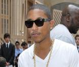 Pharrell Williams lors du défilé Louis Vuitton à Paris, le 24 juin 2010