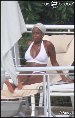Mary J. Blige en vacances à Miami le 20 juin 2010