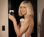 Mireille Darc et son petit tatouage