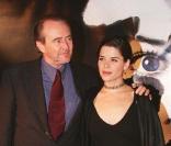 Wes Craven et Neve Campbell présentent  Scream 3  à Paris, avril 2000