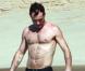 Jude Law, George Clooney : Quelles sont ces stars qui n'ont pas un corps de sex-symbol ?