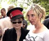 Sam Taylor-Wood en compagnis de Yoko Ono à Londres en juin 2009 