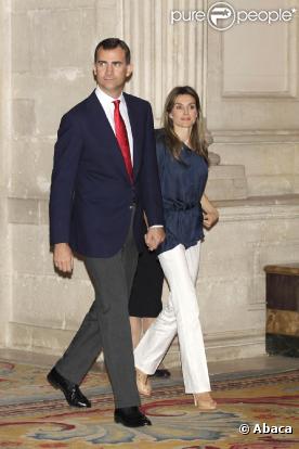 Letizia et Felipe d'Espagne au Palais Royal, à Madrid. Ils félicitent l'équipe espagnole, championne du monde ! 12/07/2010