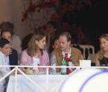 Jean de France, héritier de 40 rois qui ont fait la France, veut réimpliquer sa famille dans le débat public concernant l'intérêt national...